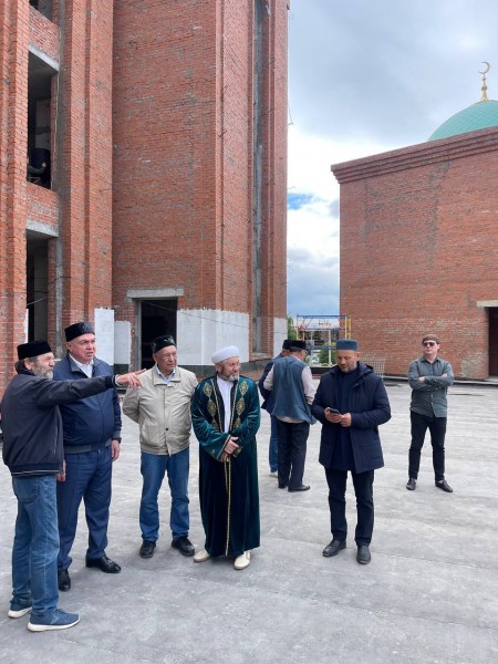 На строительстве Соборной мечети прошел праздник в честь Курбан байрам.